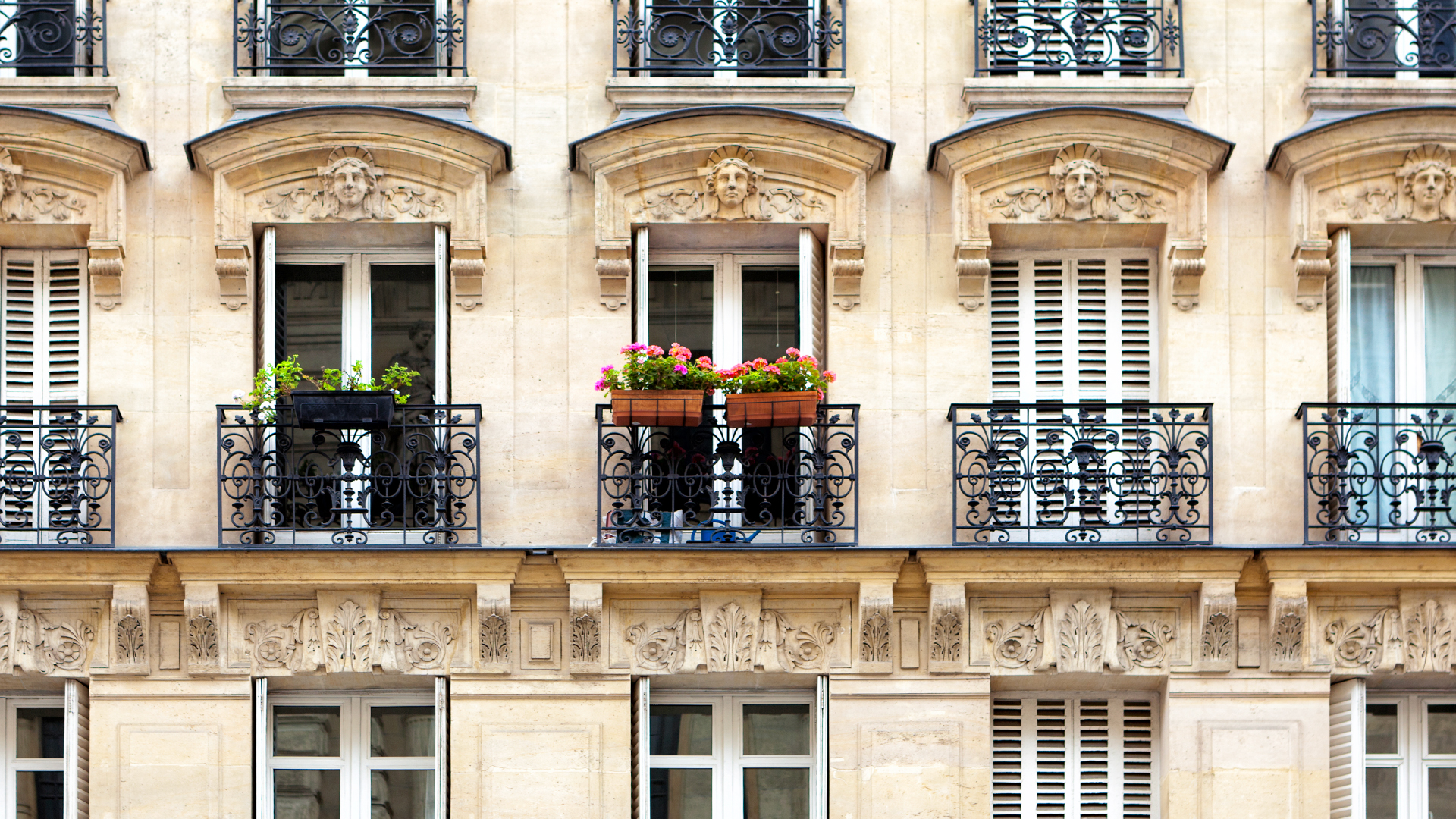 Pourquoi pas: Parisian apartment ideas for Spring 2020
